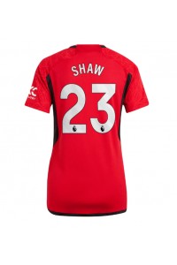 Manchester United Luke Shaw #23 Jalkapallovaatteet Naisten Kotipaita 2023-24 Lyhythihainen